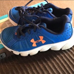 Size 13 under armour shoes